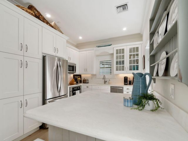 Дом в аренду по адресу 2225 S Ocean Boulevard 2 - фото 6252939