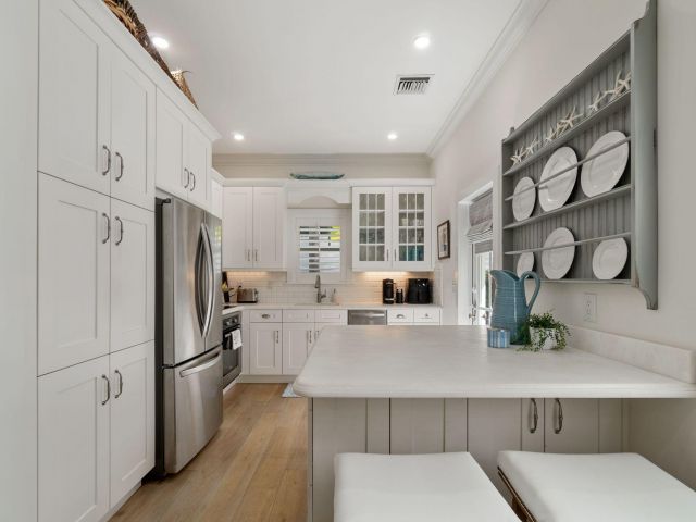 Дом в аренду по адресу 2225 S Ocean Boulevard 2 - фото 6252942