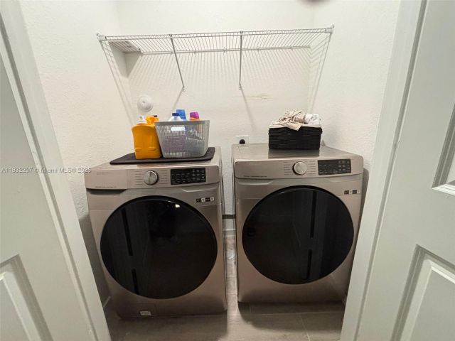 Продажа дома по адресу 830 SE 19th St - фото 6240500