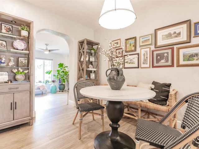 Продажа дома по адресу 6250 SW 19th St - фото 6241001