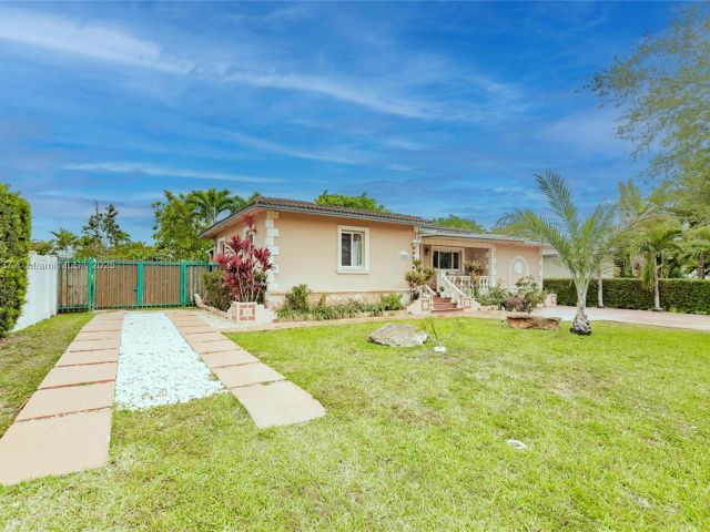 Продажа дома по адресу 6250 SW 19th St - фото 6241008