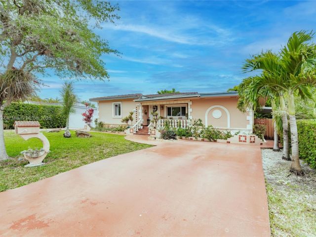 Продажа дома по адресу 6250 SW 19th St - фото 6241009