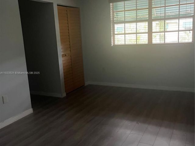 Дом в аренду по адресу 12390 SW 51st Pl 12390 - фото 6240815