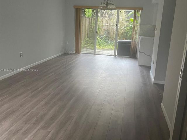 Дом в аренду по адресу 12390 SW 51st Pl 12390 - фото 6240821