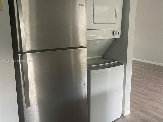 Дом в аренду по адресу 12390 SW 51st Pl 12390 - фото 6240822