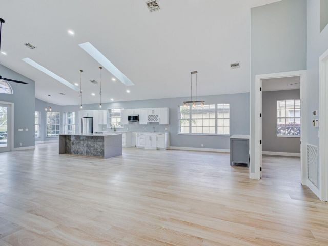 Дом в аренду по адресу 8300 Bob O Link Drive - фото 6242148