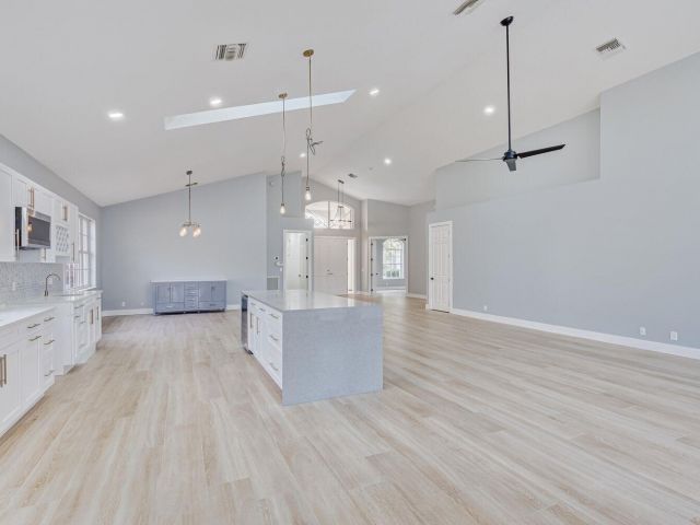 Дом в аренду по адресу 8300 Bob O Link Drive - фото 6242156