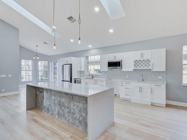 Дом в аренду по адресу 8300 Bob O Link Drive - фото 6242158