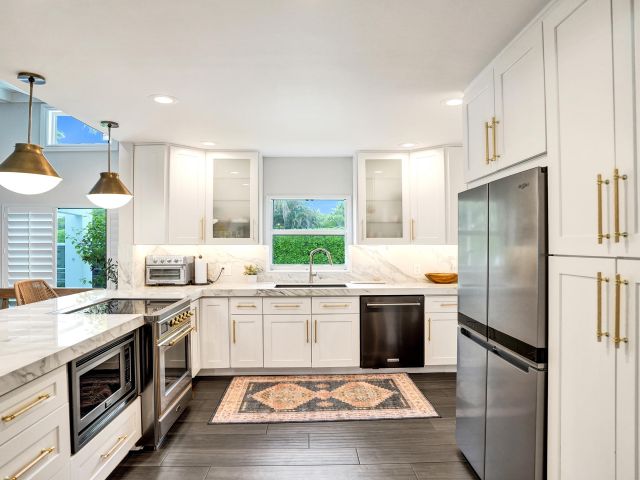 Дом в аренду по адресу 915 N Swinton Avenue - фото 6252866