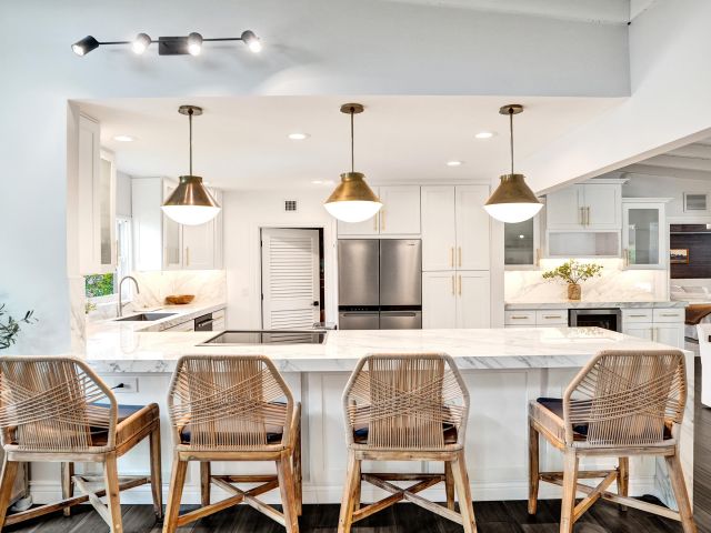 Дом в аренду по адресу 915 N Swinton Avenue - фото 6252868