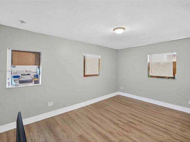 Продажа дома по адресу 8224 NW 1st Pl - фото 6253811