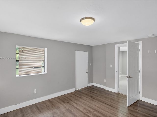 Продажа дома по адресу 8224 NW 1st Pl - фото 6253814