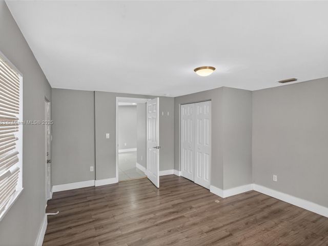 Продажа дома по адресу 8224 NW 1st Pl - фото 6253815