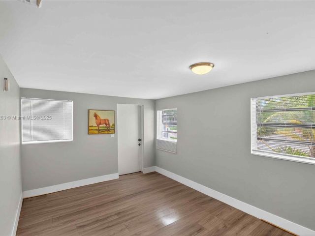 Продажа дома по адресу 8224 NW 1st Pl - фото 6253819