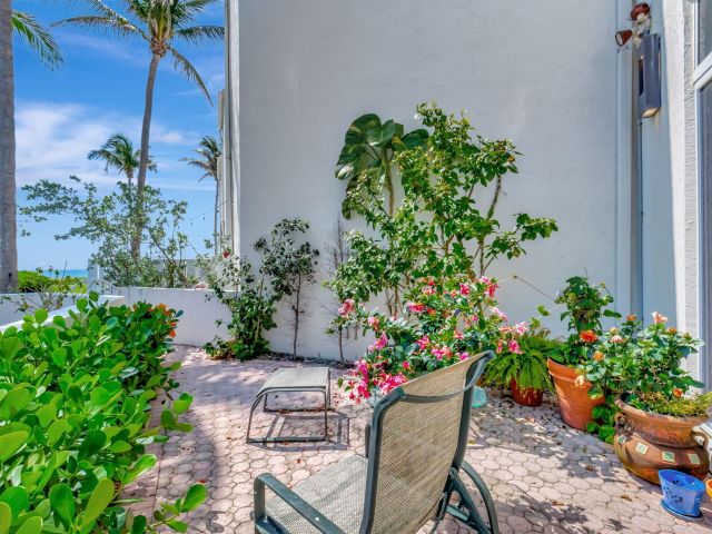 Дом в аренду по адресу 2115 S Ocean Boulevard 14 - фото 6252823