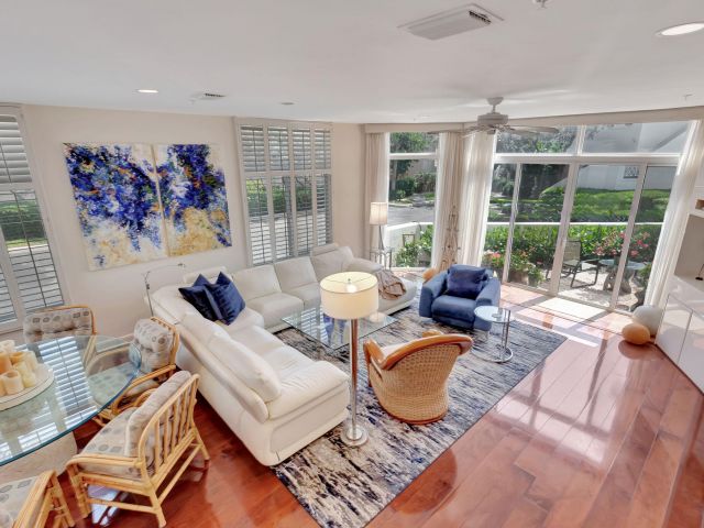 Дом в аренду по адресу 2115 S Ocean Boulevard 14 - фото 6252829