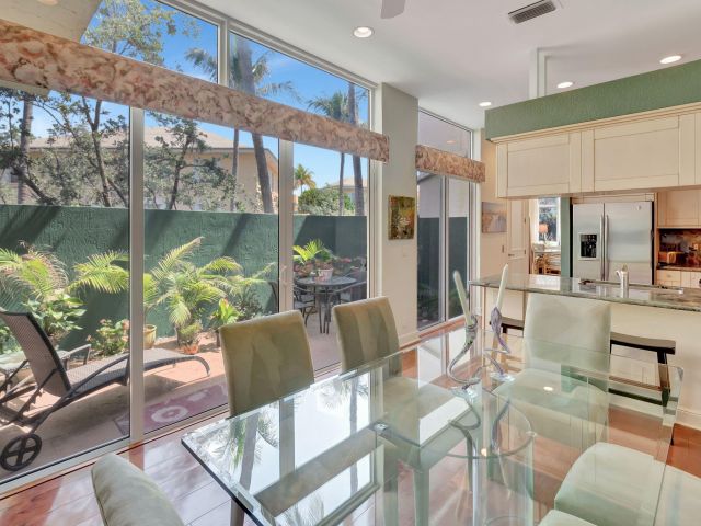 Дом в аренду по адресу 2115 S Ocean Boulevard 14 - фото 6677143