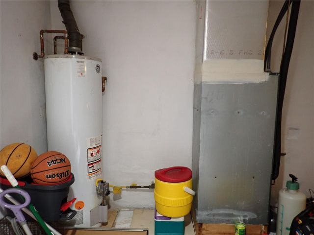 Продажа дома по адресу 8501 NW 19th St - фото 6247161