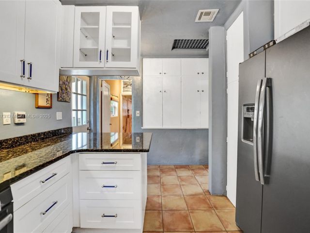 Продажа дома по адресу 1340 Jackson St - фото 6266157