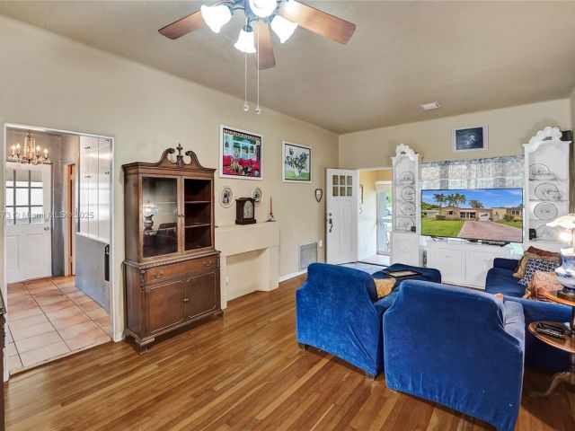 Продажа дома по адресу 1340 Jackson St - фото 6266160