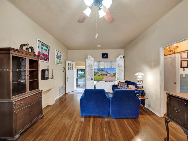 Продажа дома по адресу 1340 Jackson St - фото 6266161