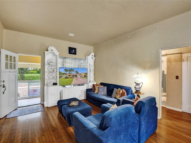 Продажа дома по адресу 1340 Jackson St - фото 6266162