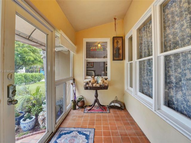 Продажа дома по адресу 1340 Jackson St - фото 6266167