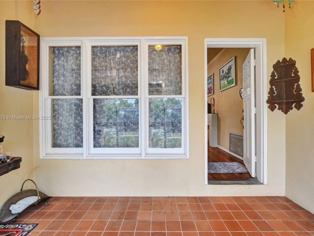 Продажа дома по адресу 1340 Jackson St - фото 6266170