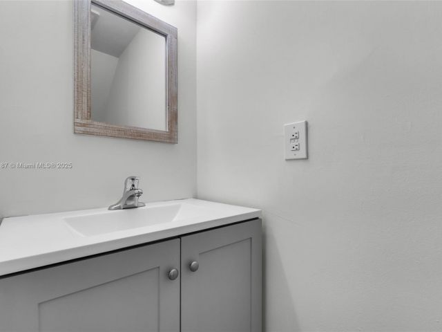 Продажа дома по адресу 6514 SW 128th Pl 6514 - фото 6268911