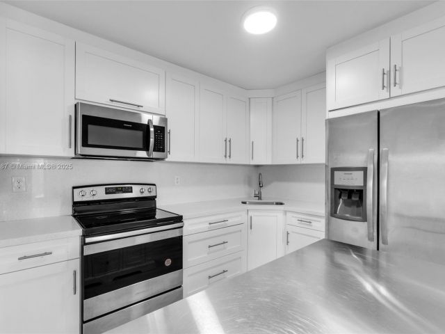 Продажа дома по адресу 6514 SW 128th Pl 6514 - фото 6268916