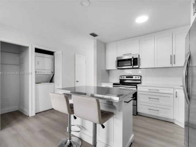 Продажа дома по адресу 6514 SW 128th Pl 6514 - фото 6268918