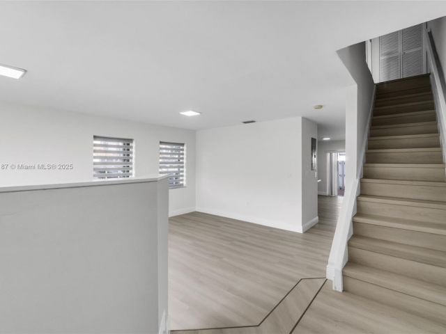 Продажа дома по адресу 6514 SW 128th Pl 6514 - фото 6268922