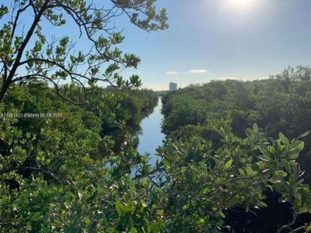 Продажа дома по адресу 1125 Butternut Ln - фото 6243668