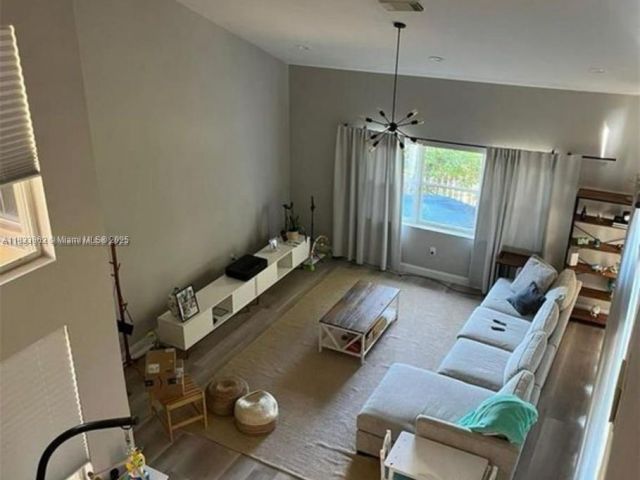 Продажа дома по адресу 1125 Butternut Ln - фото 6243684