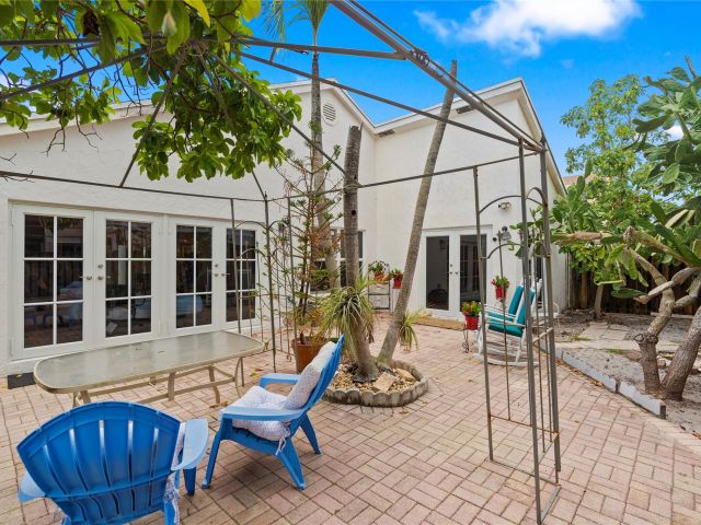 Продажа дома по адресу 9381 Aegean Dr - фото 6251742