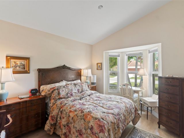 Продажа дома по адресу 9381 Aegean Dr - фото 6251746