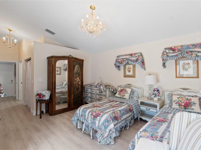 Продажа дома по адресу 9381 Aegean Dr - фото 6251748