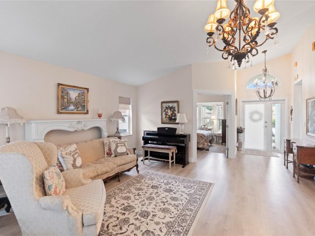 Продажа дома по адресу 9381 Aegean Dr - фото 6251751