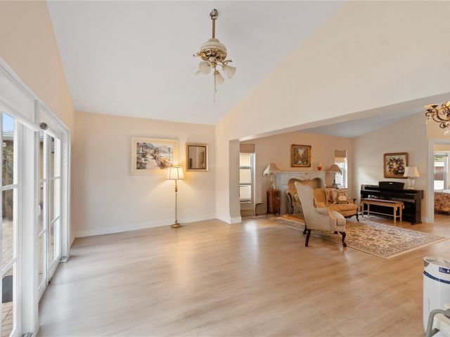 Продажа дома по адресу 9381 Aegean Dr - фото 6251754