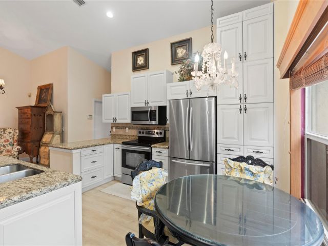 Продажа дома по адресу 9381 Aegean Dr - фото 6251755