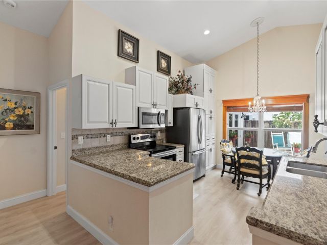 Продажа дома по адресу 9381 Aegean Dr - фото 6251758