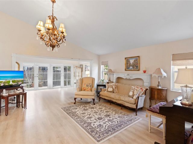 Продажа дома по адресу 9381 Aegean Dr - фото 6251759