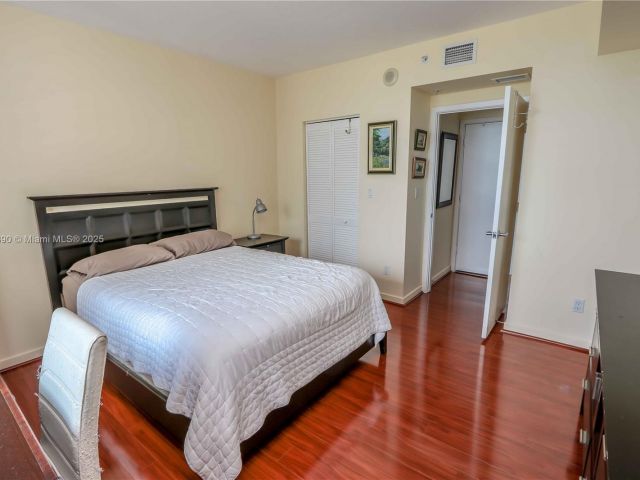 Продажа квартиры #3918 - фото 6264027