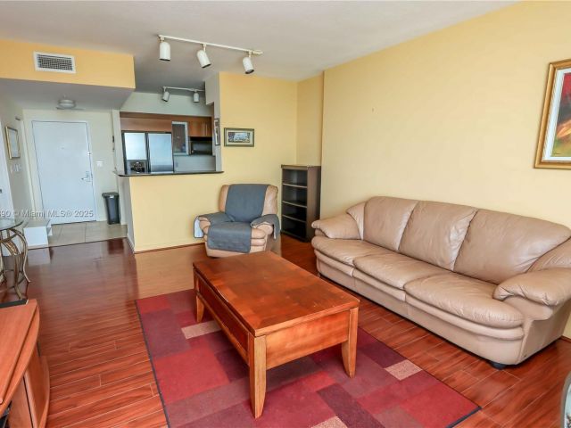 Продажа квартиры #3918 - фото 6264039