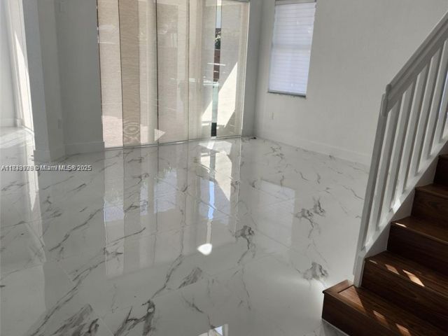 Продажа дома по адресу 8465 NW 108th Path - фото 6243507