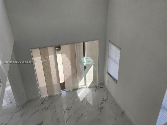 Продажа дома по адресу 8465 NW 108th Path - фото 6243509