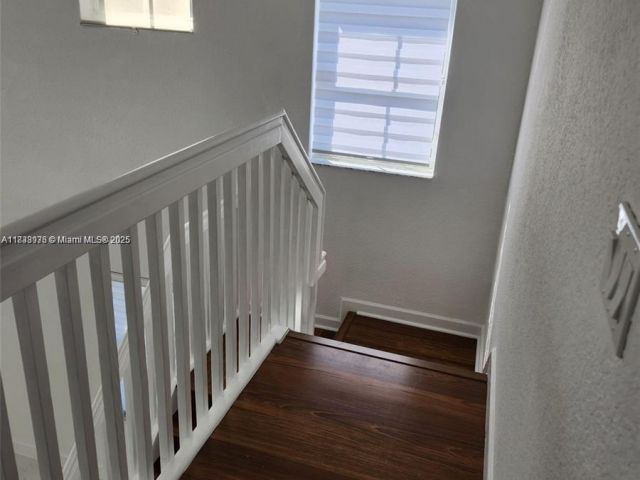 Продажа дома по адресу 8465 NW 108th Path - фото 6243511