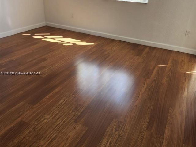 Продажа дома по адресу 8465 NW 108th Path - фото 6243515