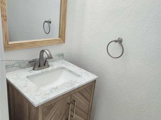 Продажа дома по адресу 8465 NW 108th Path - фото 6243517