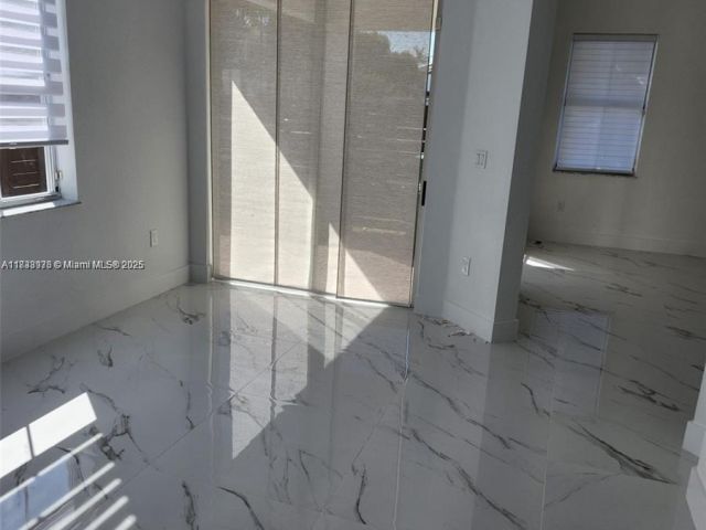 Продажа дома по адресу 8465 NW 108th Path - фото 6243519